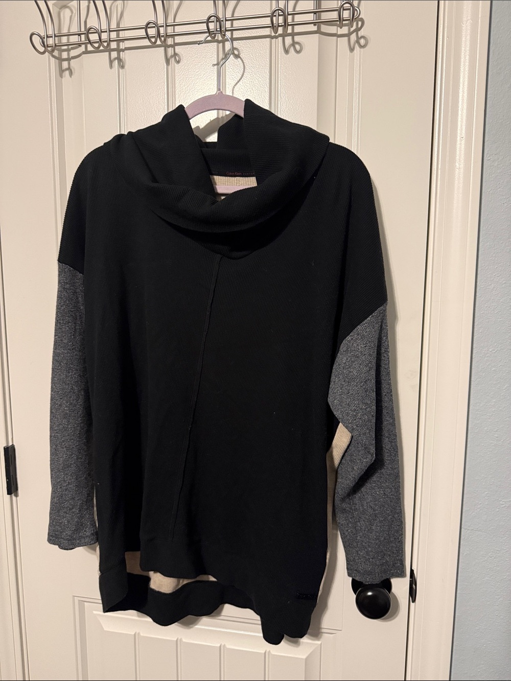 Cozy Colorblock Turtleneck - Black & Gray